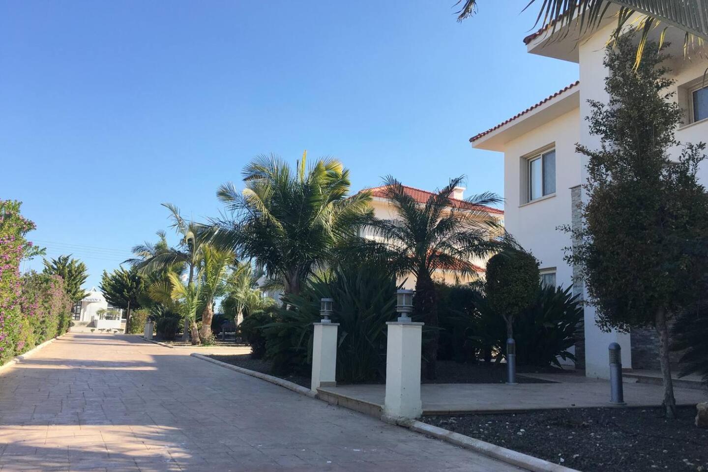 Orchard Blossom Private Villa With Pool Phrenaros Exterior photo